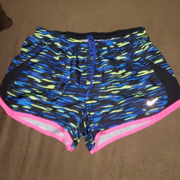 Nike shorts - Picture 3 of 4